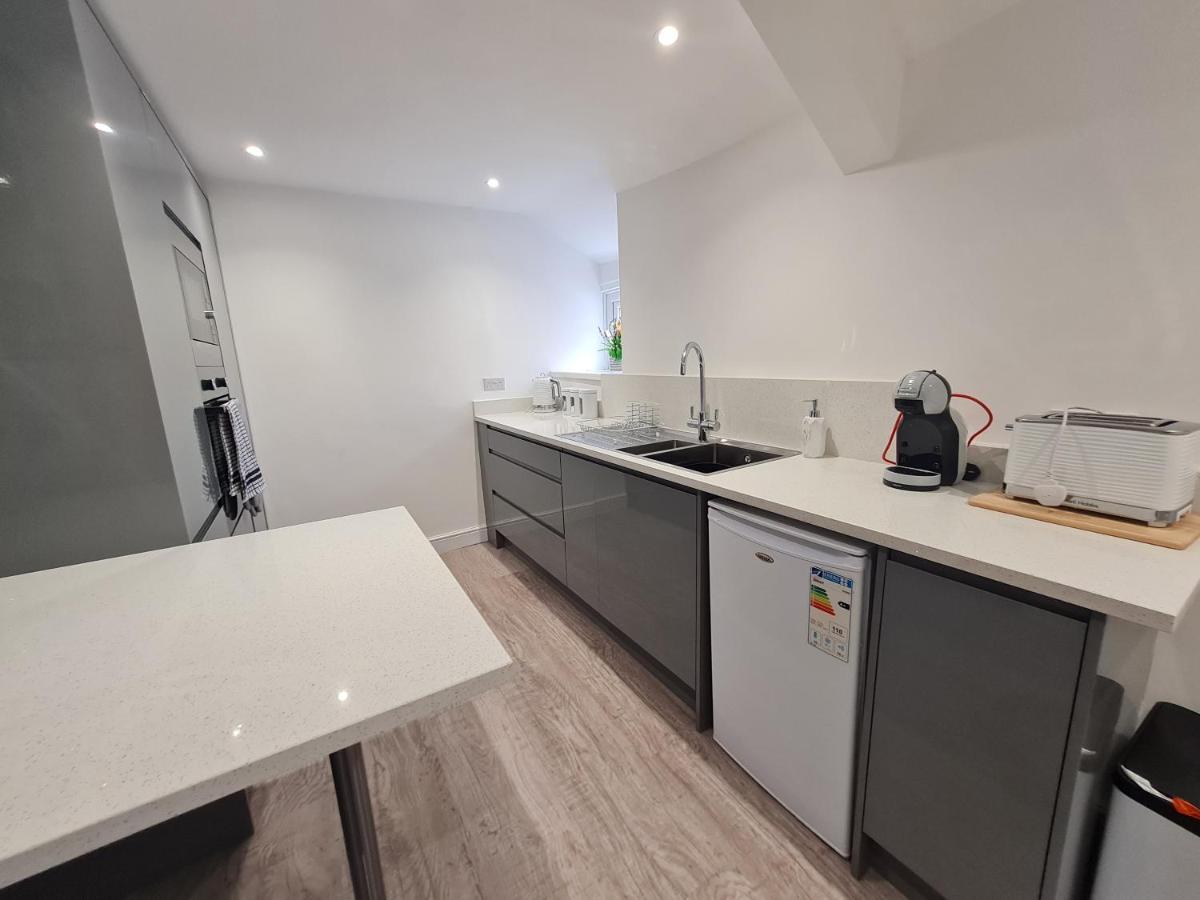 Perfect Location 3 Bed Serviced Apartment With Bike Storage For Bpw. Close To Brecon Beacons Merthyr Tydfil Kültér fotó